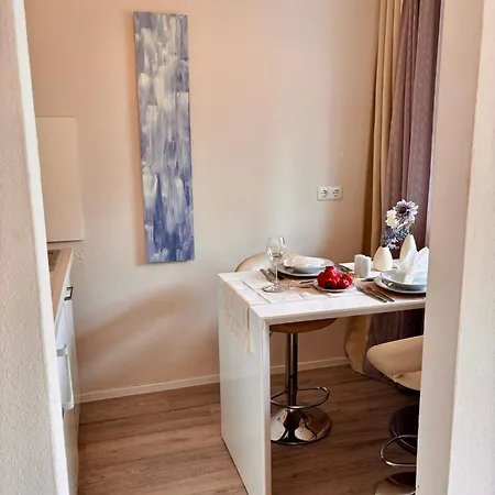 Stylish With Beautiful Terrace Near Audi Appartement