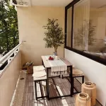 Stylish With Beautiful Terrace Near Audi 아파트