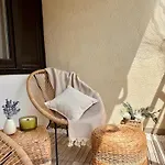 아파트 Stylish With Beautiful Terrace Near Audi 잉골슈타트